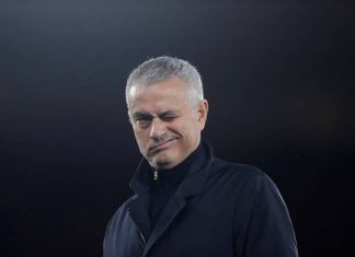 Chắp vá hàng thủ Mourinho chiêu mộ đá tảng Ngoại Hạng Anh