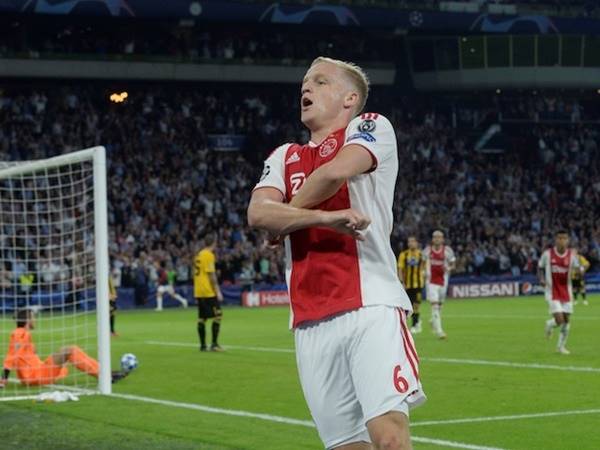 Chuyển nhượng chiều 27/5: Real Madrid và MU tranh giành sao Ajax