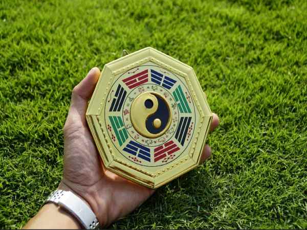 Gương bát quái là gì?