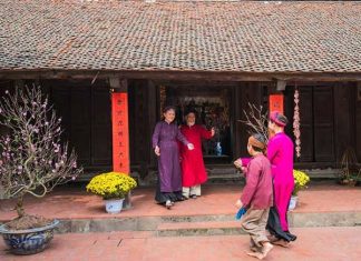 Người đi xông đất cần làm gì trong ngày đầu năm?