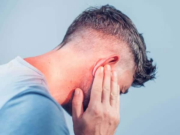 Ý nghĩa ngứa tai phải ở Nam và Nữ có khác nhau