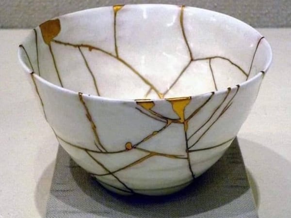 Cách hóa giải điềm xấu khi làm vỡ bát