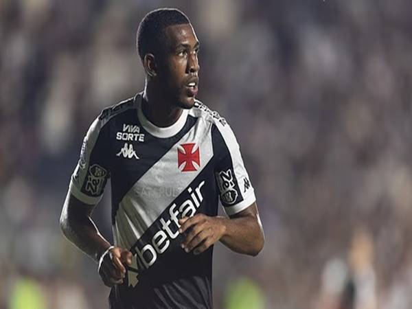 Tin chuyển nhượng: Chelsea tranh mua Rayan Vitor với Tottenham