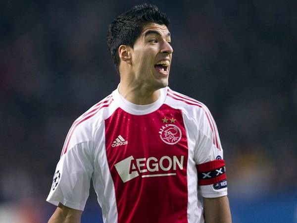 Giá chuyển nhượng Suarez qua từng giai đoạn