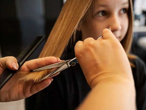 Luận giải bí ẩn nằm mơ thấy bị cắt tóc là điềm báo gì? Luận giải bí ẩn nằm mơ thấy bị cắt tóc là điềm báo gì?