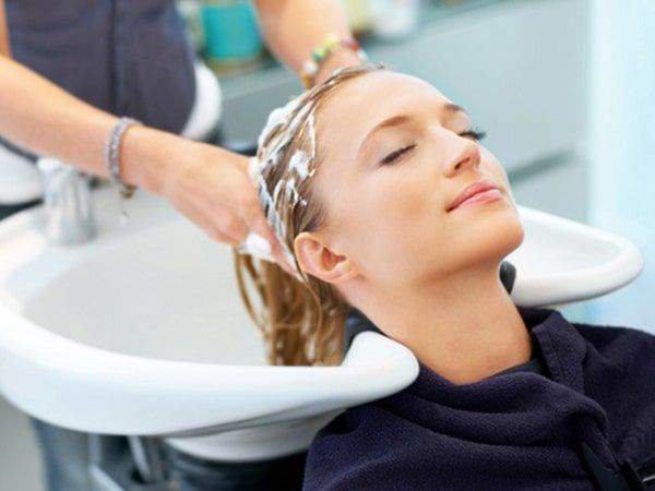 Nằm mơ thấy gội đầu là điềm gì, chọn con số gì phát tài?