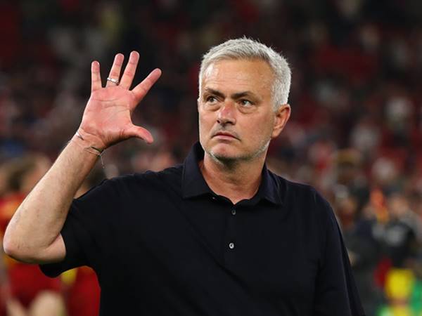 Di sản đồ sộ và những kỳ tích của Jose Mourinho
