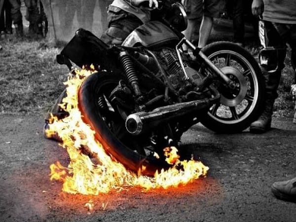 Giải mã chi tiết các trường hợp mơ thấy cháy xe máy