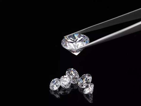 Nằm mơ thấy kim cương có ý nghĩa gì? Lộc phát hay rủi?