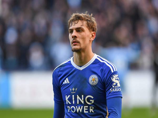 Sự nghiệp bóng đá của Dewsbury-Hall