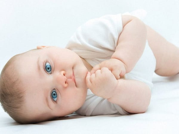 Nằm mộng thấy cháu trai chơi đùa